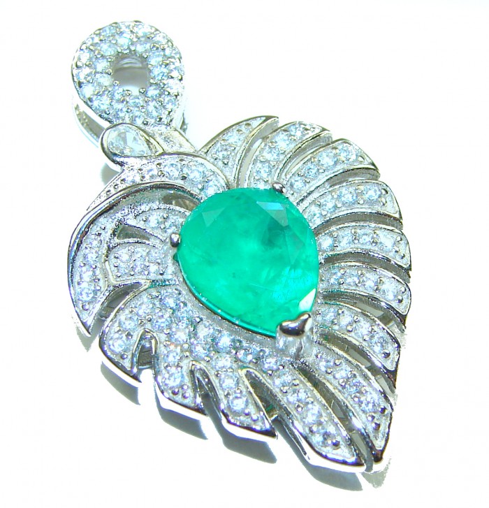 Luxurious Heart Genuine 5.2 carat Colombian Emerald .925 Sterling Silver Statement pendant