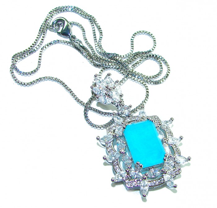 Vintage style - Timless Beauty 15.5 carat Emerald .925 Sterling Silver handcrafted Statement necklace