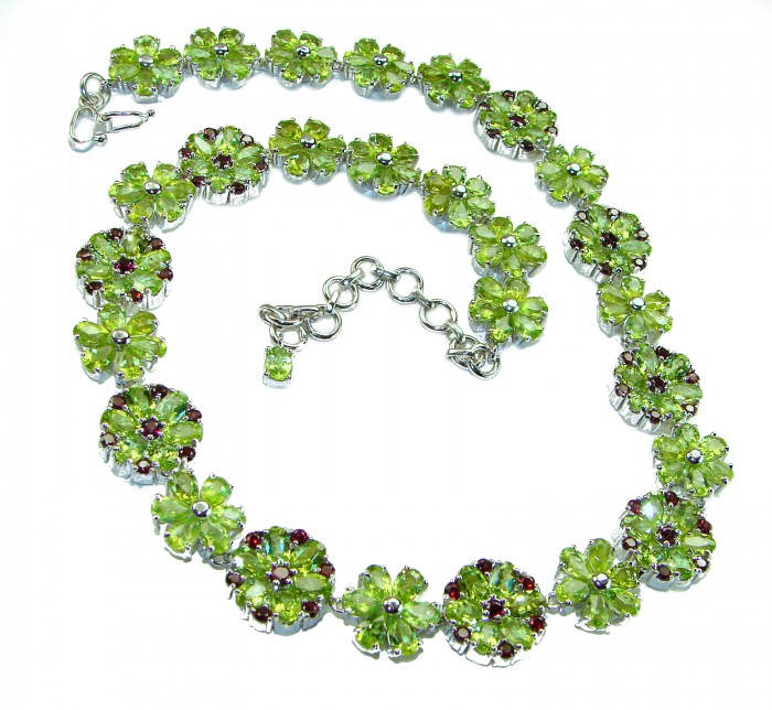 Mint Whisper - Great Masterpiece 252.2 carat genuine Peridot .925 Sterling Silver handmade Statement necklace
