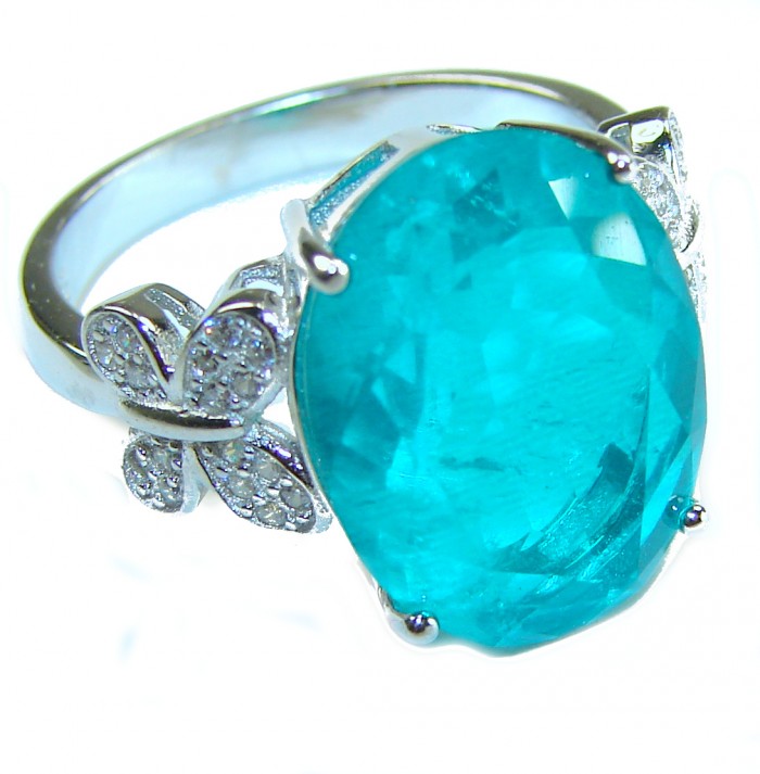 Vintage style - Timless Beauty 10.5 carat Emerald .925 Sterling Silver handcrafted Statement ring size 7 1/2