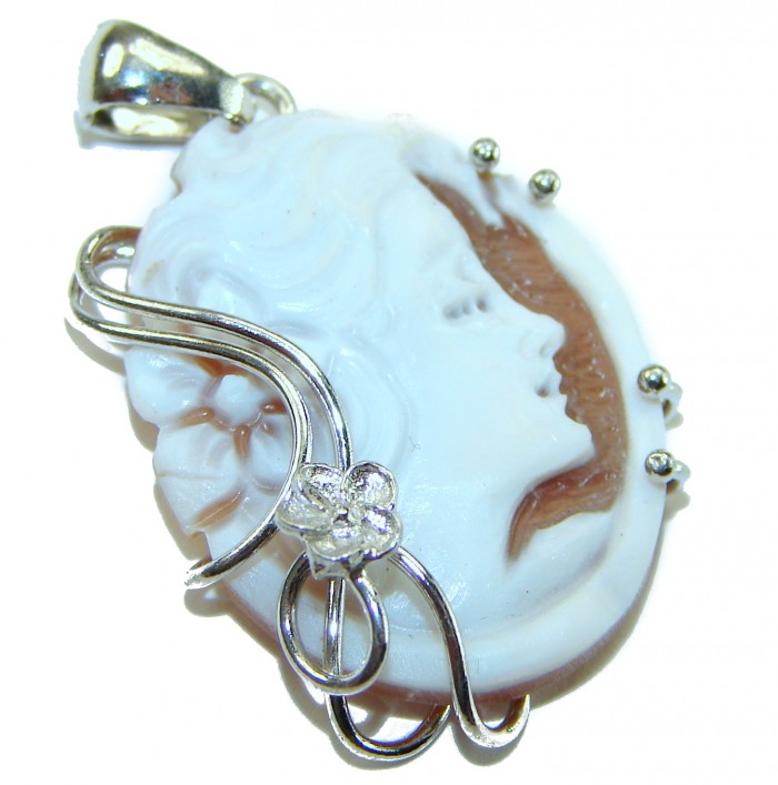 Exquisite vintage style Cameo .925 Sterling Silver handcrafted Made in Italy Statement pendant