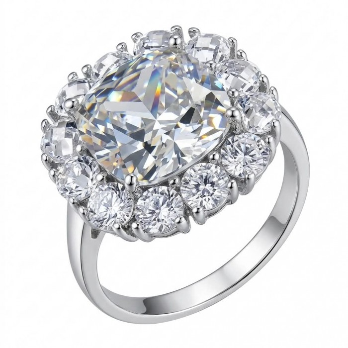 Classic Beauty 10.5 carat White Topaz .925 Sterling Silver Statement ring size 7