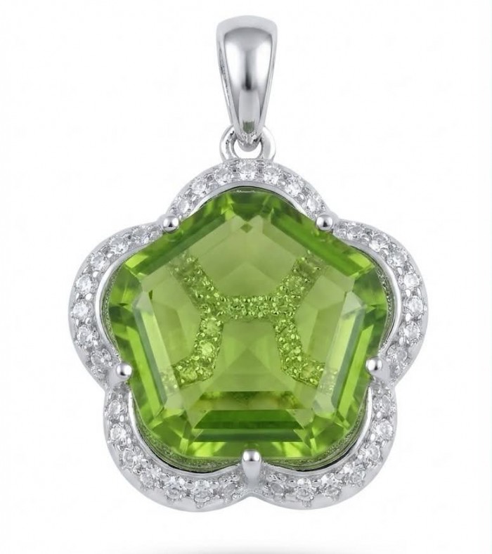 Green Clover 6.8 carat authentic Brazilian Peridot .925 Sterling Silver Handcrafted Statement pendant