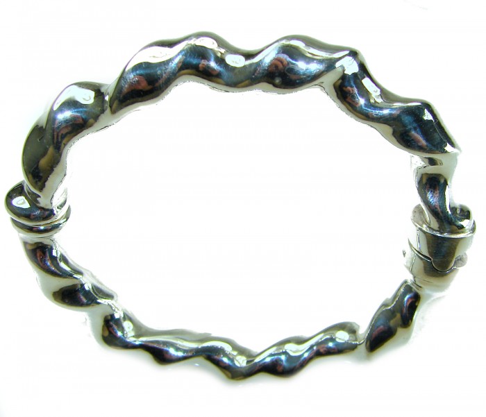 Fancy .925 Sterling Silver handcrafted Statement Italy made Bracelet - Wavy sterling silver bracelet, top view, showing clasp detail