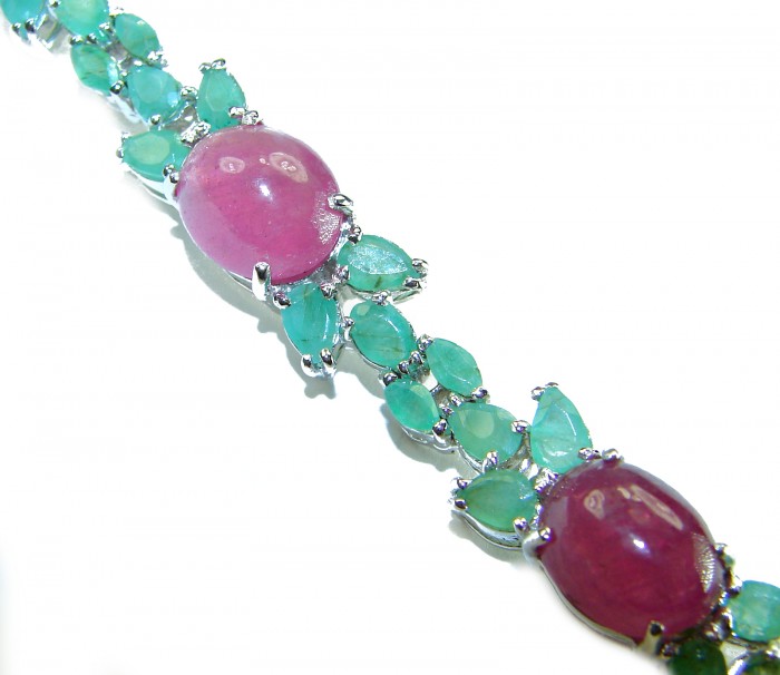 Puertas Ruby 40.8 carat Ruby Emerald .925 Sterling Silver handcrafted Bracelet - Close-up of Puertas Ruby and Emerald sterling silver bracelet stones