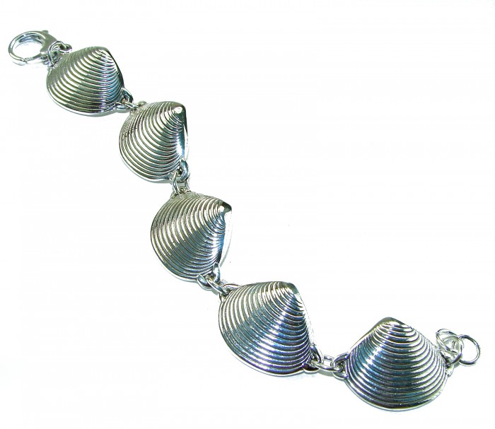 Ocean Shells - Italy made Bracelet in best quality .925 Sterling Silver - Top view of Ocean Shells bracelet in .925 silver with clasp detail.