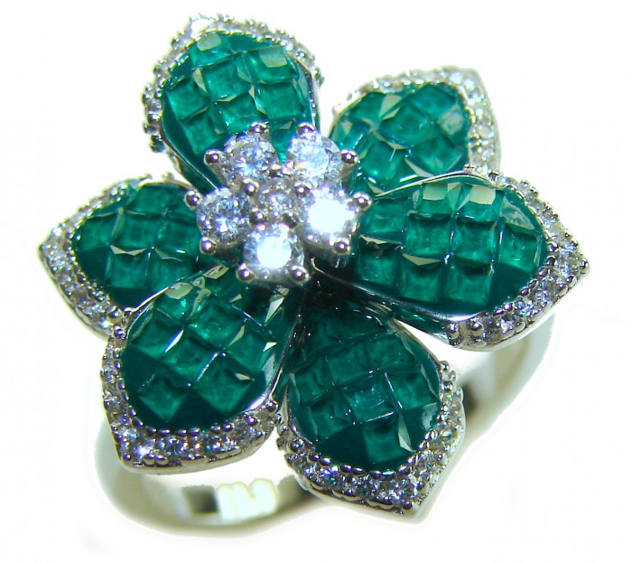Authentic 12.2 carat Colombian Emerald .925 Sterling Silver handcrafted Ring size 6 - Emerald flower ring close-up with diamond accents on sterling silver