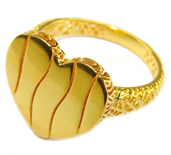 Dubai Style - Golden Heart .925 Sterling Silver dipped in 22K Gold handmade ring size 8 - Gold heart ring, side view, detailed engravings on the band.