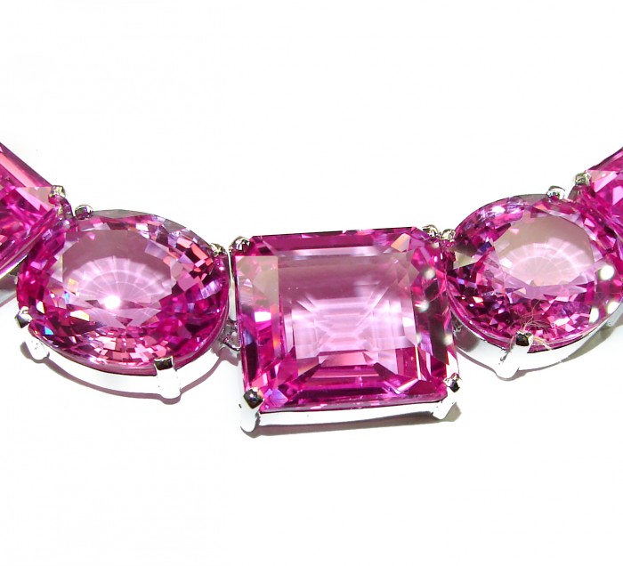 Tiffany - Magnificent Pink 284.5 carat Pink Sapphire .925 Sterling Silver handcrafted Large Statement necklace, 205.8 grams - Close-up of pink sapphire stones in Tiffany necklace, 284.5 carats, .925 silver.