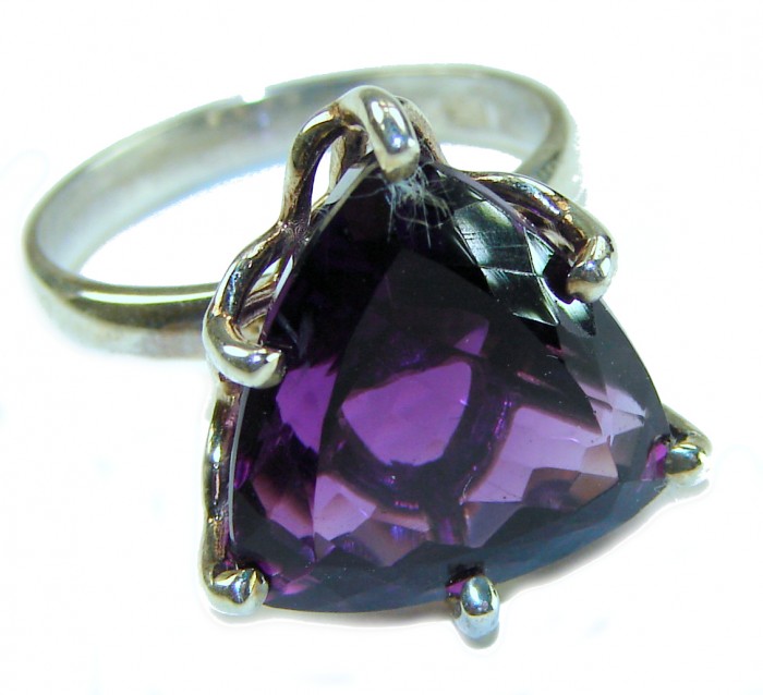 Odyssey 14.5 carat natural trillion cut Purple Amethyst .925 Sterling Silver Handcrafted Ring size 8 1/4 - Close-up of Odyssey 14.5 carat trillion cut Purple Amethyst ring