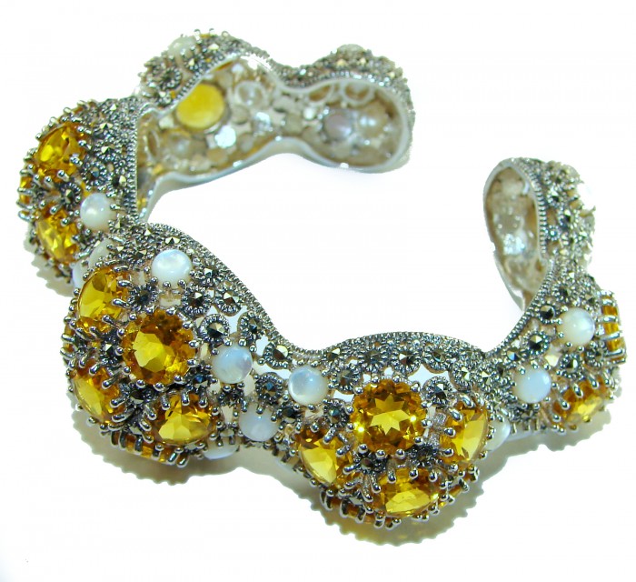Dolce Vita - Precious Natural 66.5 carat Citrine .925 Sterling Silver handcrafted LARGE bracelet - Close-up of Dolce Vita bracelet with citrine and pearl details