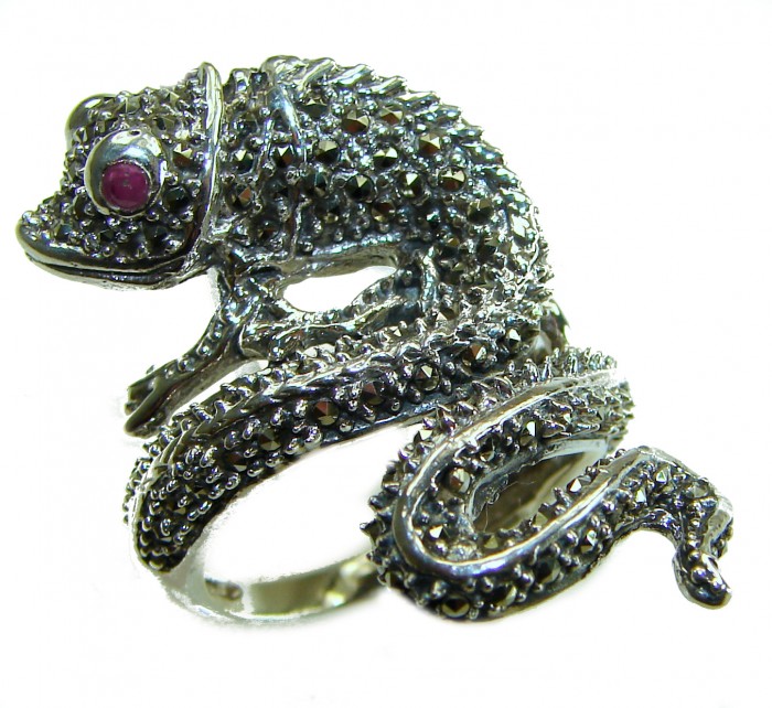 Lizard Natural Marcasite Ruby .925 Statement Sterling Silver ring size 7 - Side view of lizard-shaped marcasite and ruby sterling silver ring
