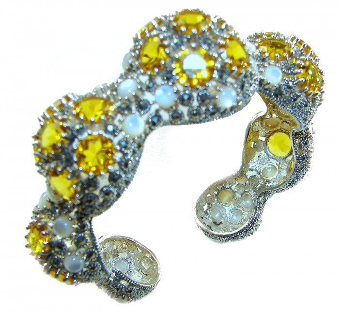 Dolce Vita - Precious Natural 66.5 carat Citrine .925 Sterling Silver handcrafted LARGE bracelet - Close-up of Dolce Vita bracelet with yellow citrines and white gemstones.