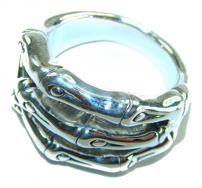 Bamboo Textured Italy Made Silver Sterling Silver ring s. 8 - Bamboo textured sterling silver ring, angled view. Made in Italy. Size 8.