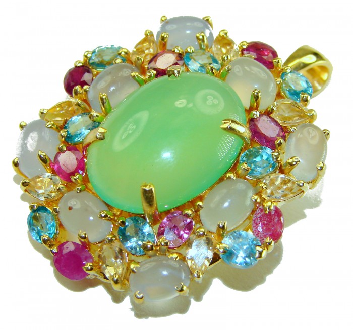 Blooming Love - Exquisite Green Chrysophrase 18K Gold over .925 Sterling Silver handmade Pendant - Close-up of colorful gemstone and 18K gold pendant.