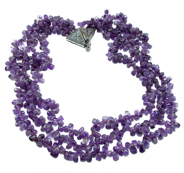 Oriental Beauty 178.2 carat Amethyst .925 Sterling Silver handcrafted Necklace - Amethyst necklace with silver clasp, top view.