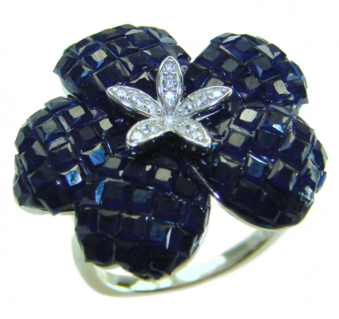Born to Glam 12.2 carat natural Sapphire .925 Sterling Silver Perfectly handcrafted Ring s. 7 1/4 - Close-up of 12.2 carat natural sapphire flower ring in sterling silver