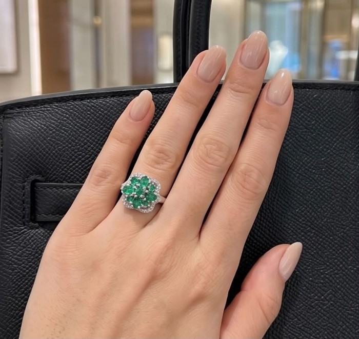 SPRING 6.5 carat Chrome Diopside .925 Sterling Silver handcrafted ring size 6 - Spring ring with chrome diopside worn on hand against a black background.