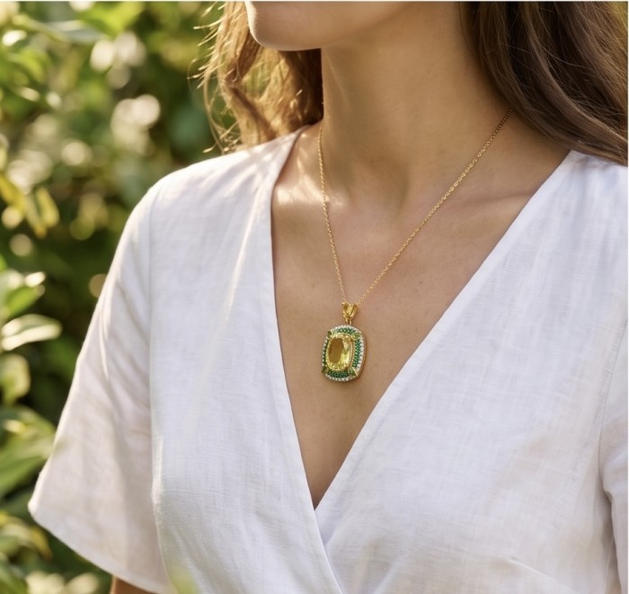Tiffany - amazing quality 26.7 CARAT genuine Brazilian Citrine 18 K Gold over .925 Sterling Silver handmade pendant - Woman wearing a necklace with 26.7ct Brazilian Citrine pendant.