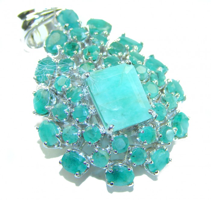 Luxurious 18.5 carat Emerald .925 Sterling Silver handcrafted pendant - Emerald cluster pendant close-up in sterling silver setting