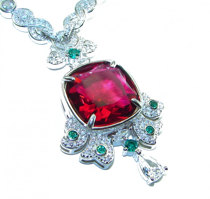 Art Deco - Luxurious natural 12.5 carat Ruby .925 Sterling Silver handmade Statement necklace - Close-up of Art Deco necklace with 12.5 carat ruby and emerald accents