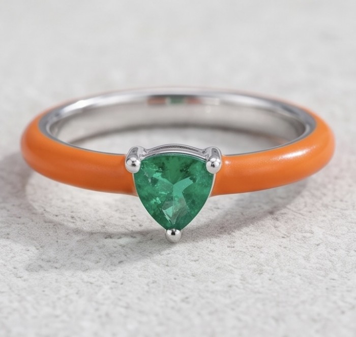 Natural 0.8 carat Emerald and Enamel .925 Sterling Silver Huge handcrafted Ring s. 6 - Close-up of emerald ring with orange enamel band on sterling silver.