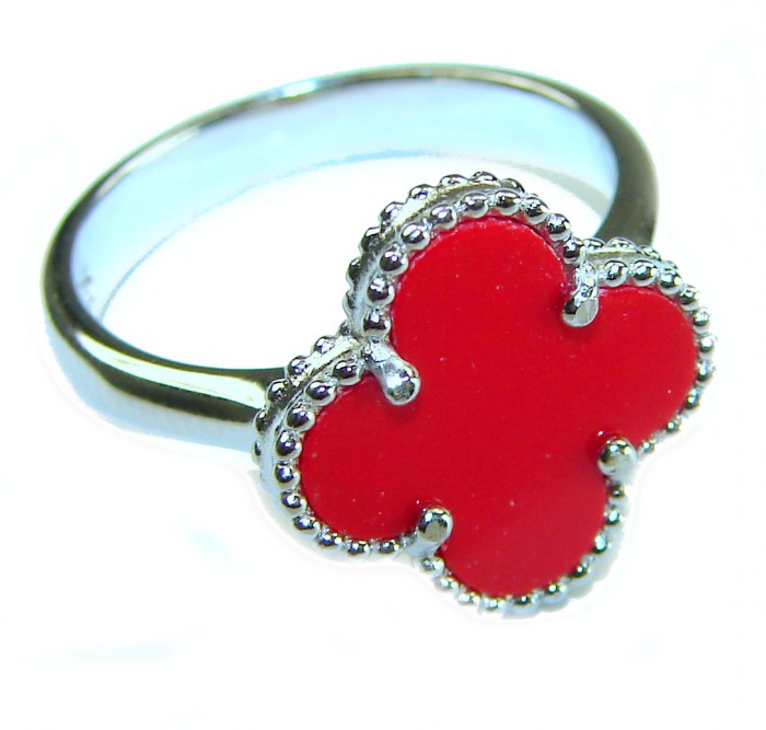 A four-leaf clover Coral .925 Sterling Silver handcrafted ring s. 8 - Four-leaf clover coral ring, top view, .925 sterling silver detailing.