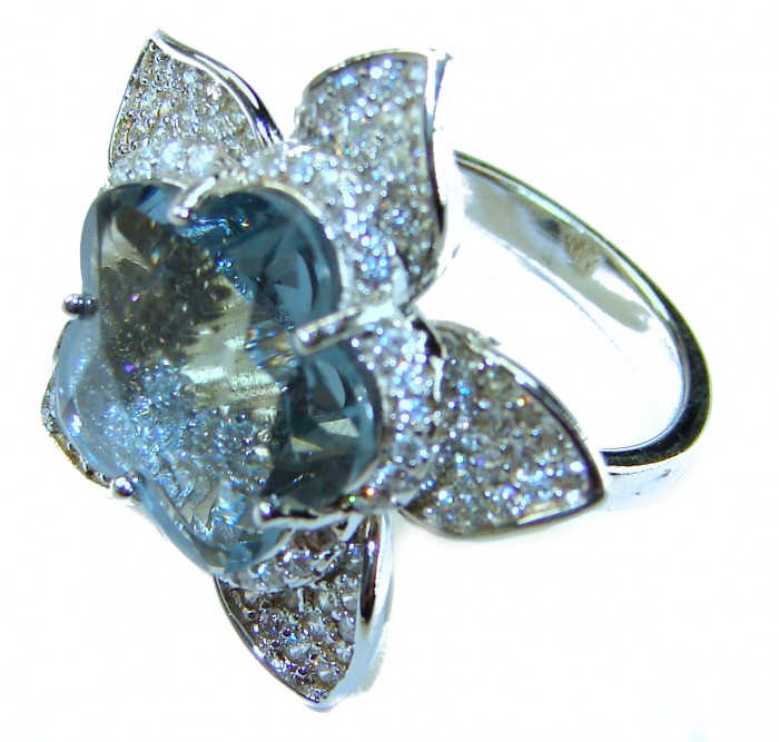 Splendid 10.5 carat Tanzanite .925 Sterling Silver handcrafted Ring size 6 - Close-up of Splendid 10.5ct Tanzanite ring in .925 Sterling Silver.