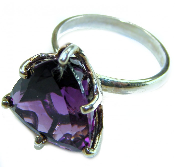Odyssey 14.5 carat natural trillion cut Purple Amethyst .925 Sterling Silver Handcrafted Ring size 8 1/4 - Close-up of 14.5 carat trillion cut purple amethyst ring.