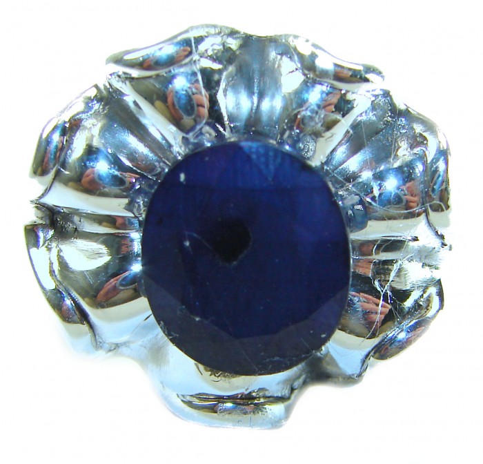 Blue Flower AAAA QUALITY Blue Sapphire .925 Sterling Silver handmade Large ring size 7 - Close-up of blue sapphire set in sterling silver flower design.