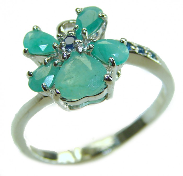 6.4 carat natural Colombian Emerald .925 Sterling Silver handmade Statement Ring size 9 - Close-up of 6.4 ct Colombian Emerald ring in .925 Sterling Silver.