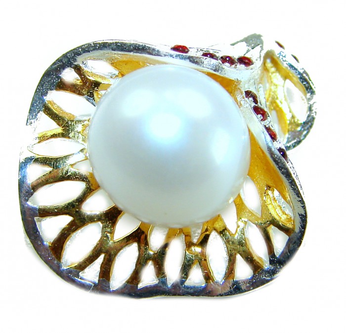 Real Freshwater Pearl 18K Gold over .925 Sterling Silver handmade Pendant - Close-up of a freshwater pearl in 18K gold over sterling silver setting.