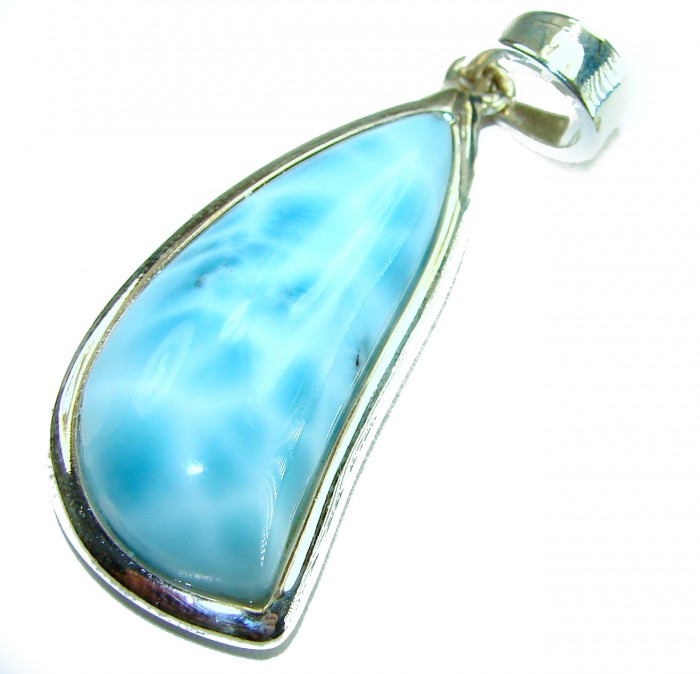 The best quality Natural Larimar from Dominican Republic .925 Sterling Silver handcrafted pendant - Close-up of natural Larimar pendant from Dominican Republic.