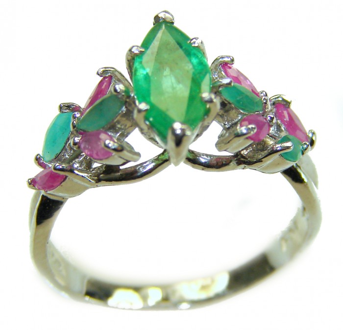 Gabriella - Luxurious 9.5 carat Emerald .925 Sterling Silver handcrafted Cocktail Ring s. 8 - Side view of Gabriella Emerald ring in sterling silver.