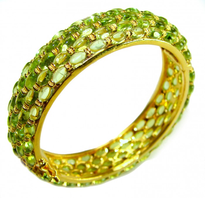 Great Masterpiece 61.2 carat genuine Peridot from Arizona 18k Gold over .925 Sterling Silver handmade Statement Bracelet - Side view of Peridot-studded bracelet, Arizona origin, 61.2 carats