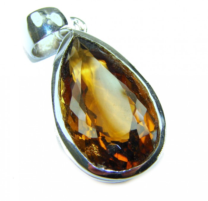 Penelope - 21.5 carat Smoky Topaz .925 Sterling Silver handmade Pendant - Close-up of smoky topaz pendant in sterling silver setting