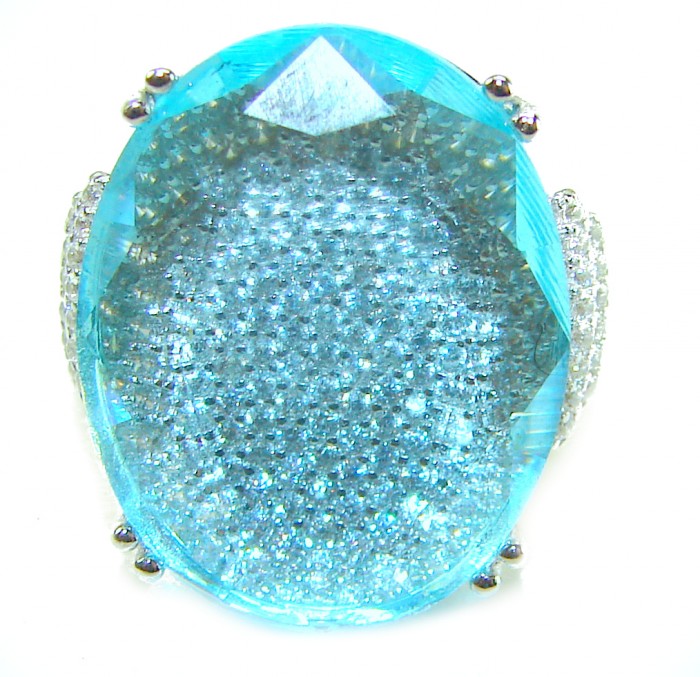 14.9 carat authentic Aquamarine .925 Sterling Silver Handcrafted Ring size 6 1/4 - Close-up of 14.9 carat aquamarine in .925 sterling silver ring.