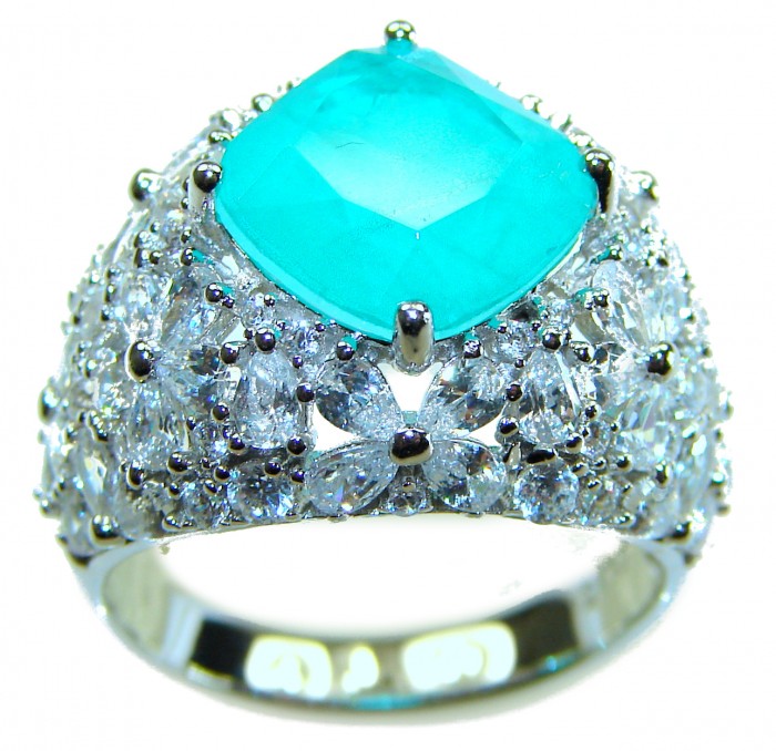 Vintage style - Timless Beauty 6.5 carat Emerald .925 Sterling Silver handcrafted Statement ring size 7 1/2 - Emerald stone close-up on vintage style silver ring with diamonds