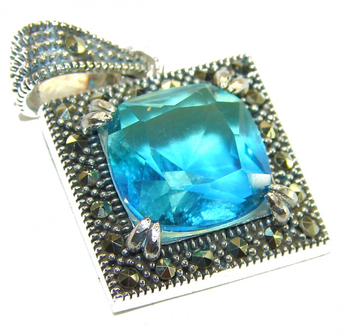 Divine Beauty 6.5 carat Aquamarine .925 Sterling Silver Handcrafted pendant - Close-up of Divine Beauty 6.5 carat Aquamarine in .925 Sterling Silver.