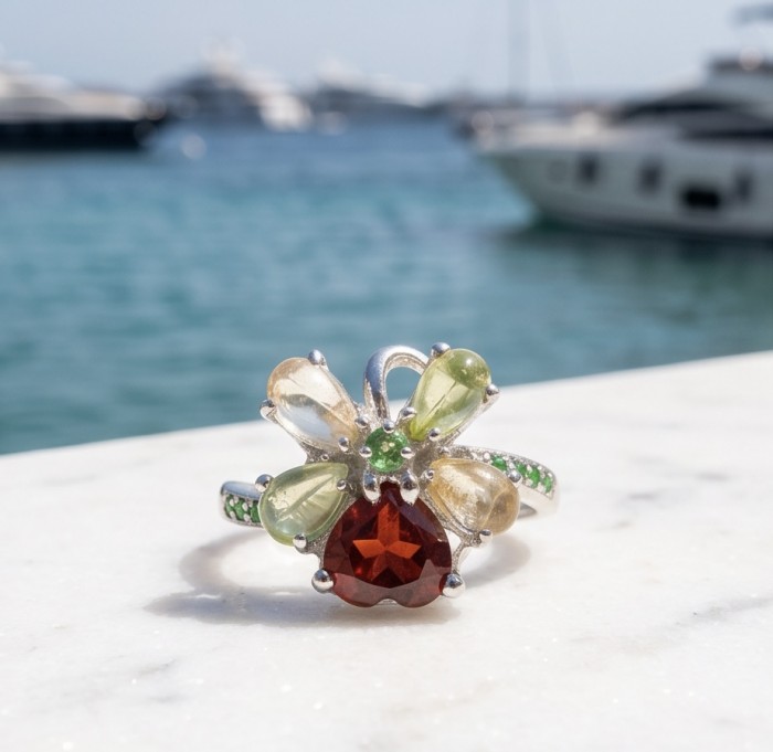 Flower 9.5 carat Multigem .925 Sterling Silver Handcrafted Ring size 7 - Front view of flower-shaped multigem sterling silver ring.