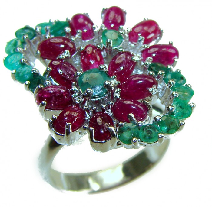 Magnificent Flower 18.5 carat Ruby Emerald .925 Sterling Silver handcrafted incredible Statement HUGE Ring s. 7 - Close-up of ruby and emerald flower ring in .925 sterling silver.