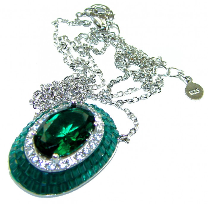 12.2 carat Graceful Natural Colombian Emerald .925 Sterling Silver handcrafted Statement necklace - Close-up of 12.2 carat Colombian emerald pendant with silver chain