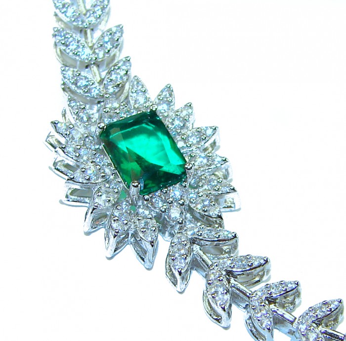 Giovanna - Authentic 15.9 carat Emerlad .925 Sterling Silver handcrafted Statement bracelet - Close-up of emerald and diamond detail on sterling silver bracelet