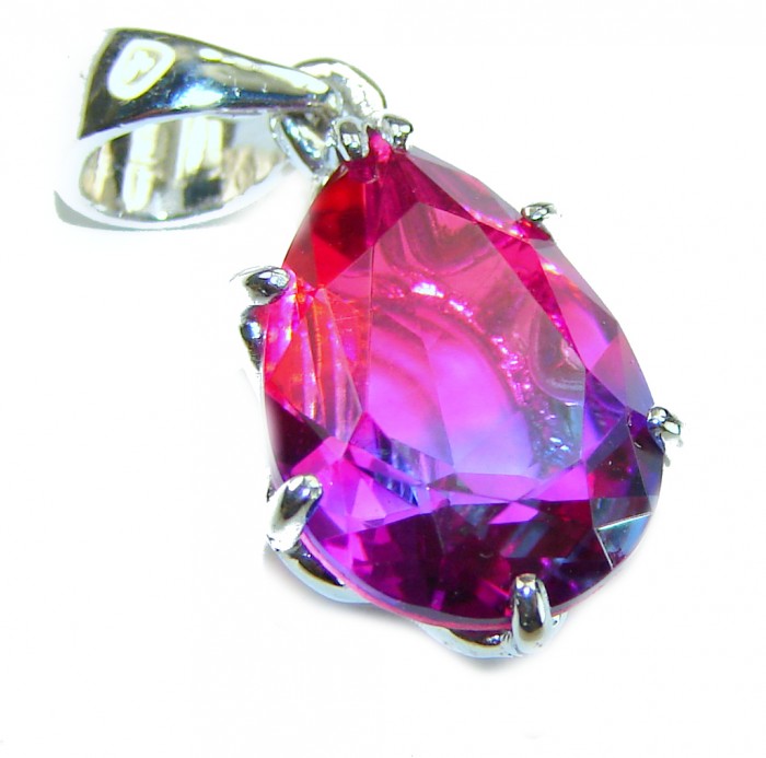 Spectacular Genuine 8.2 CARAT Alexandrite .925 Sterling Silver .925 Sterling Silver handcrafted Pendant - Close-up of Spectacular Genuine 8.2 CARAT Alexandrite Pendant