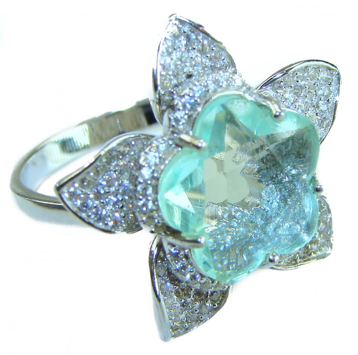 Flower 8.5 carat Green Amethyst .925 Sterling Silver Handcrafted Ring size 9 - Close-up of flower-shaped green amethyst ring in sterling silver.