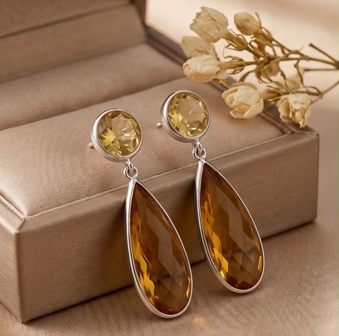 Alessandra 22.5 carat Champagne Smoky Topaz .925 Sterling Silver handmade Earrings - Side view of Alessandra Champagne Smoky Topaz Sterling earrings