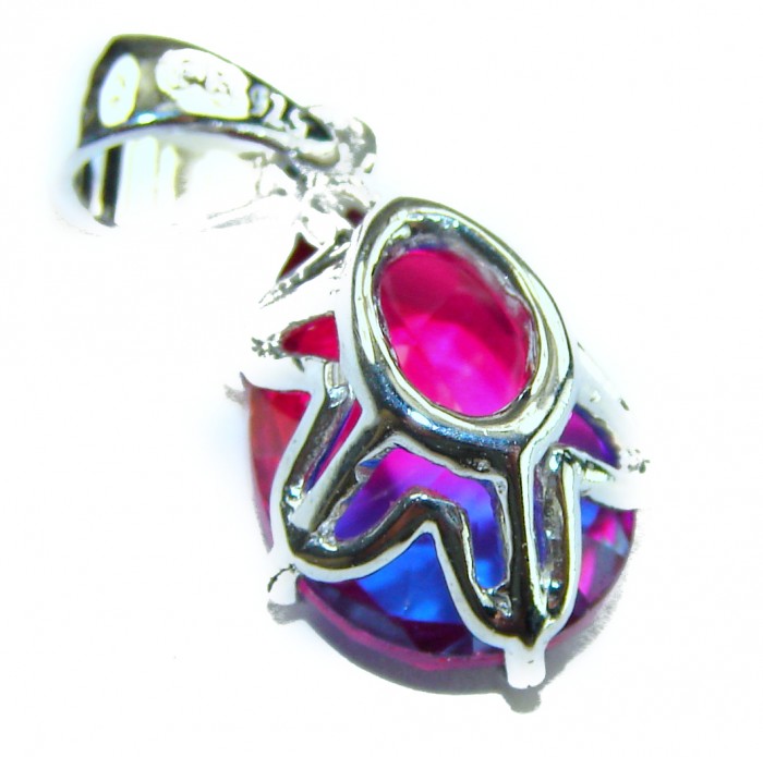 Spectacular Genuine 8.2 CARAT Alexandrite .925 Sterling Silver .925 Sterling Silver handcrafted Pendant - Close-up of alexandrite pendant in sterling silver setting.