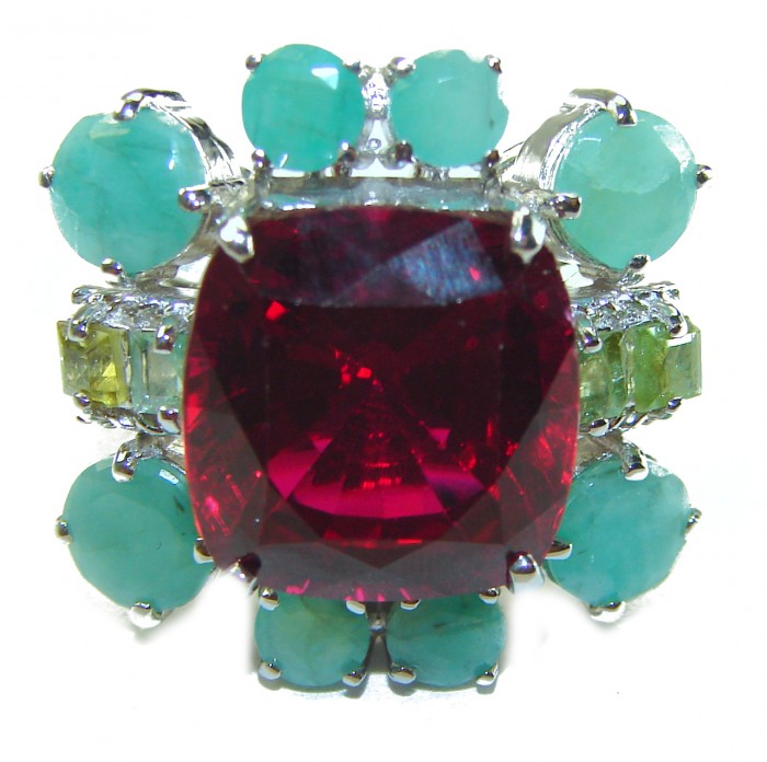 Tiffany - 22.2 carat natural Ruby Emerald .925 Sterling Silver Handcrafted Statement Ring size 6 - Close-up of ruby and emerald sterling silver jewelry piece.