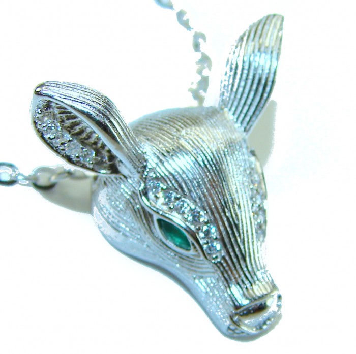 Deer'S Head 0.7 carat Emerald .925 Sterling Silver handmade Statement necklace - Close-up of sterling silver deer's head pendant with emerald and diamonds.
