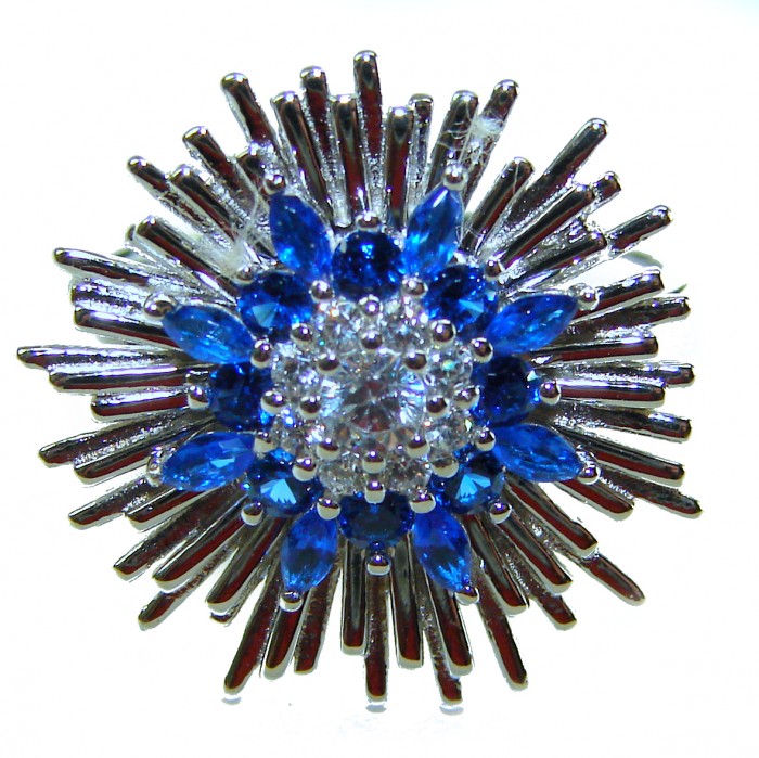 Blue Star 6.9 carat authentic Sapphire .925 Sterling Silver Handcrafted Ring size 7 - Close-up of Blue Star Sapphire in .925 Sterling Silver brooch.